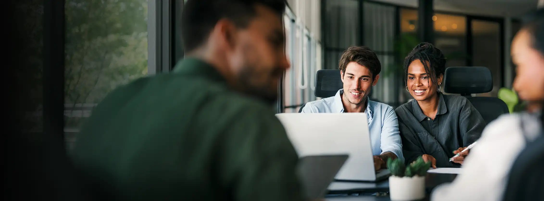 Team arbeitet an KI-gestützten Systemen entlang der Customer Journey